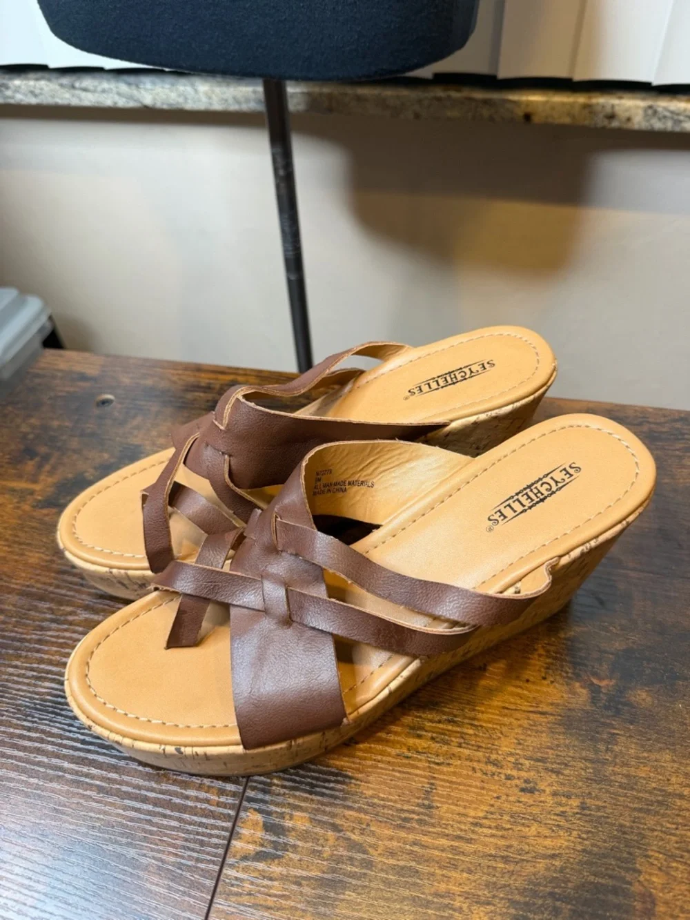 Seychelles brown leather